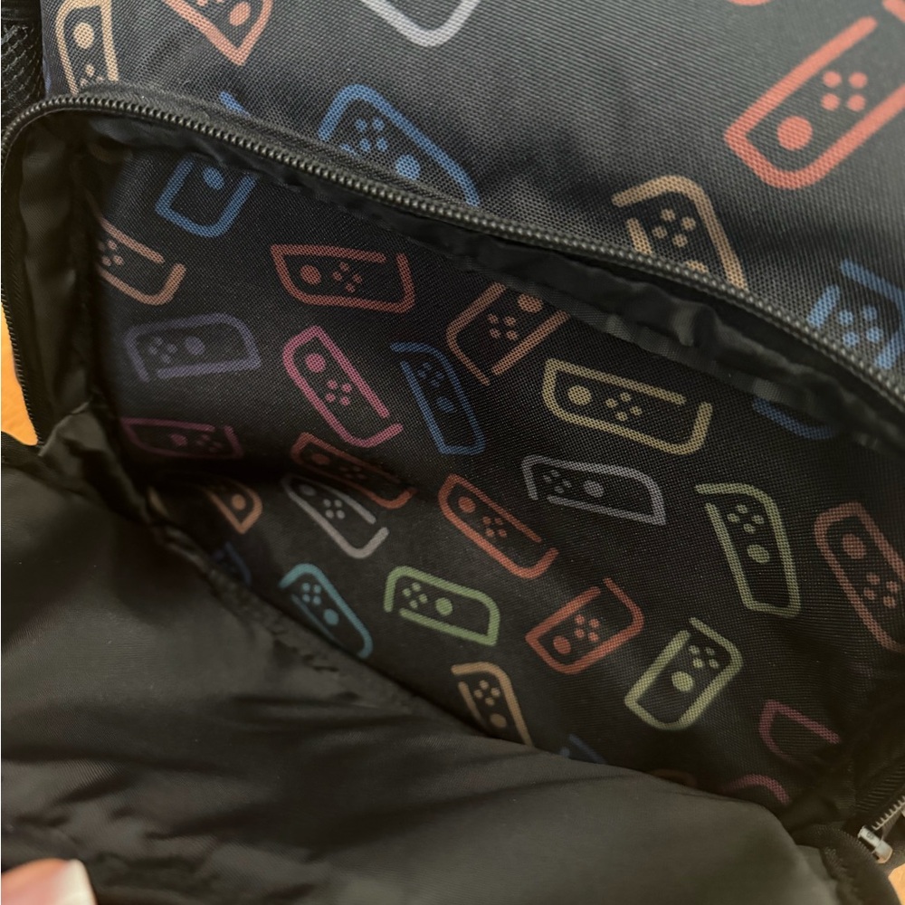 video game backpack - Picture 3 of 5